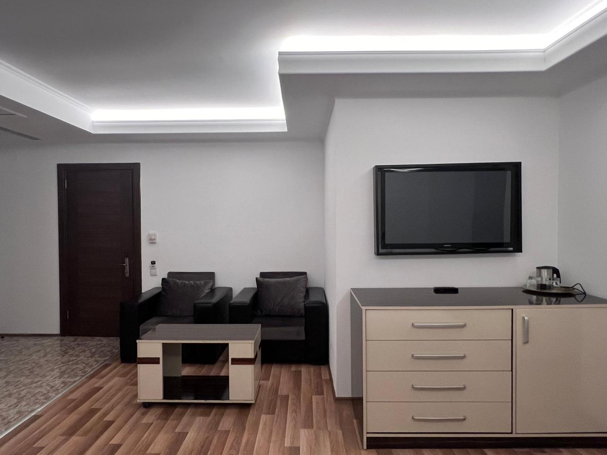 Hotel Argo Батуми Екстериор снимка