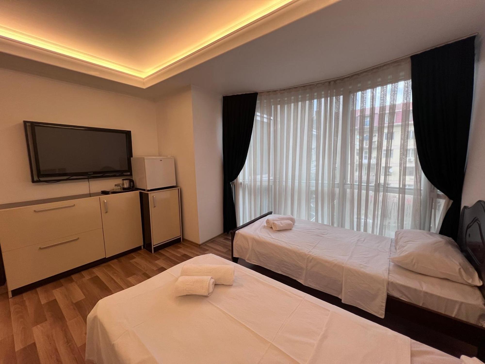 Hotel Argo Батуми Екстериор снимка