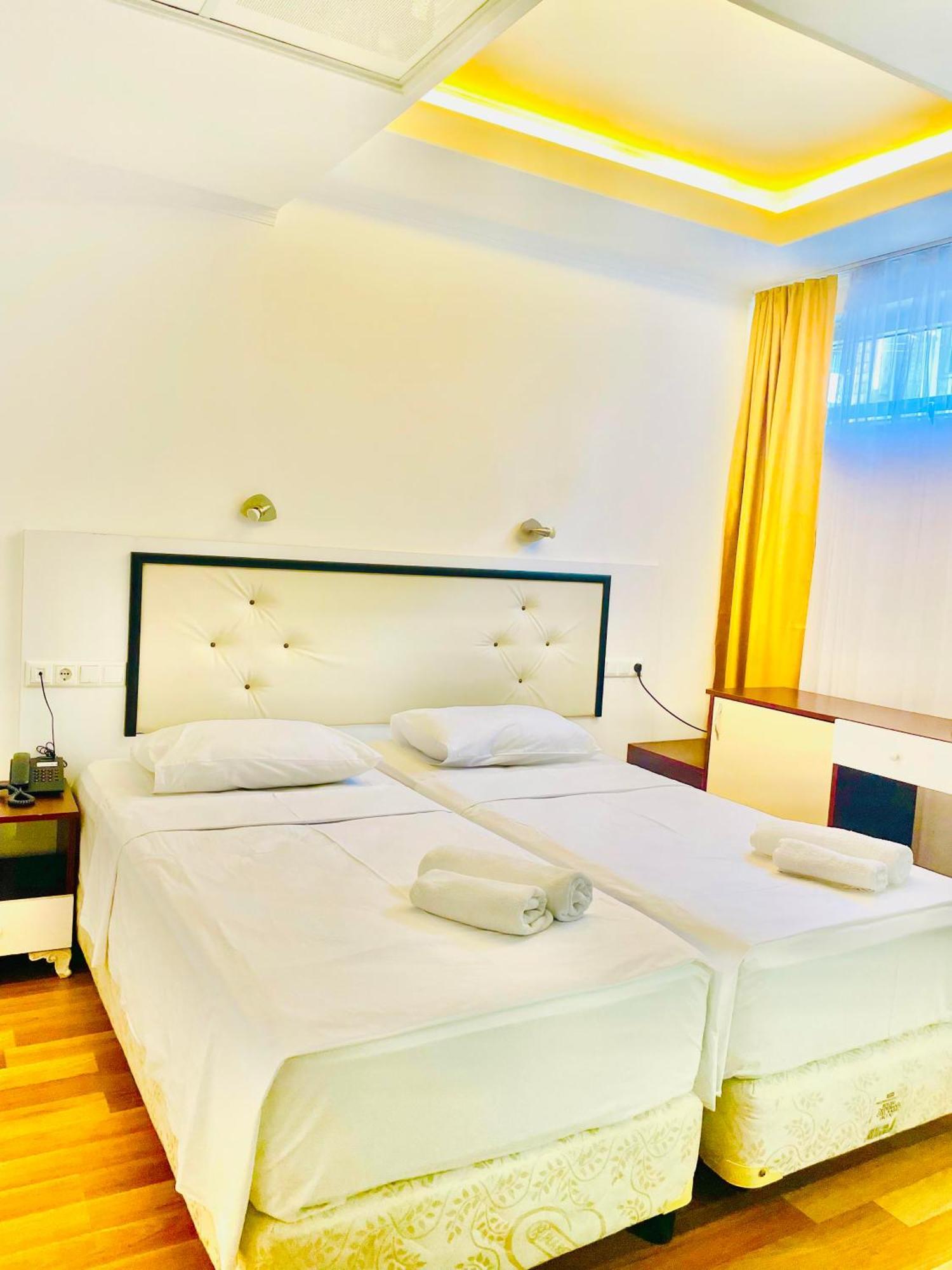 Hotel Argo Батуми Екстериор снимка