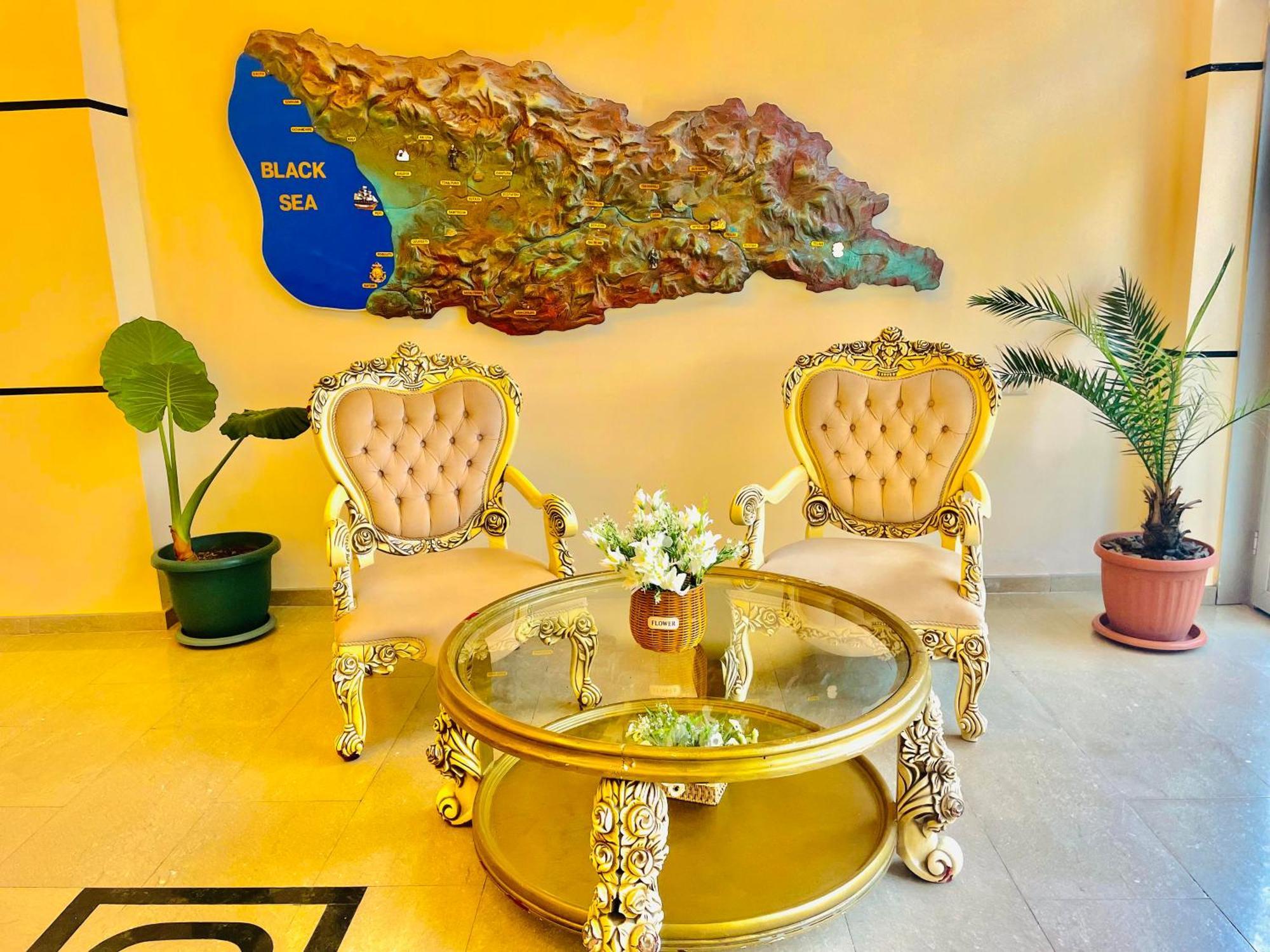 Hotel Argo Батуми Екстериор снимка